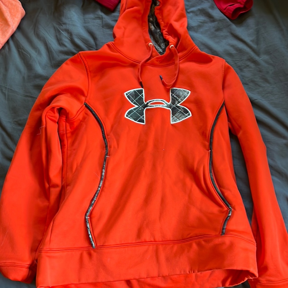 sweatshirt
